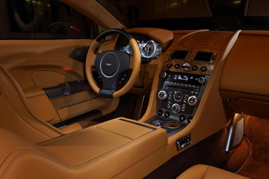 Торпедо Aston Martin Rapide 2010 года  (фото 68 из 190)
